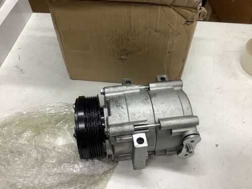 VEVOR Universal AC Compressor for 93-07 Ford Lincoln Mercury Thunderbird F150 4.2L 4.6L 5.4L 6.8L  - Lot 361