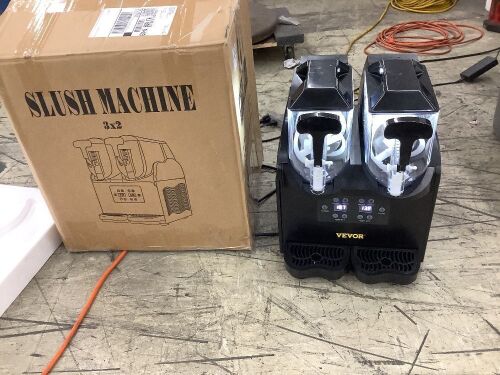 VEVOR Commercial Slushy Machine, 2x2.5L Tank, 380W - Gets Cold, Paddles Turn  - Lot 95