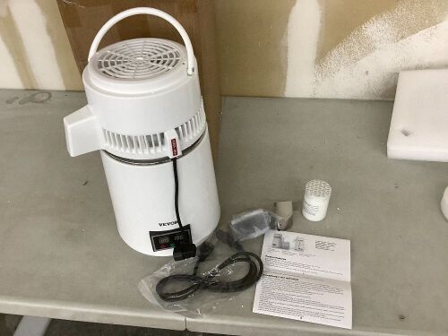 VEVOR 1.1 Gal Water Distiller 750W  - Lot 587