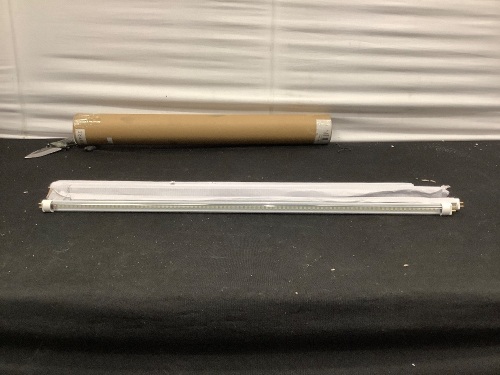 Pack (4) 22" Length Yivosun Light - Lot 505
