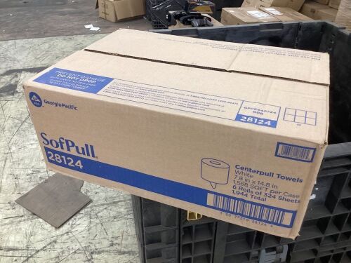 Georgia Pacific SofPull Centerpull Towels, White, 7.8" x 14.8", 6 Rolls  - Lot 570