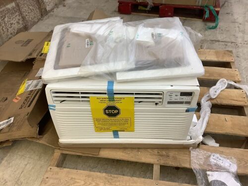 LG 11,800 BTU 230v Through-the-Wall Air Conditioner - Dented, Ground Broken Off Plug  - Lot 158