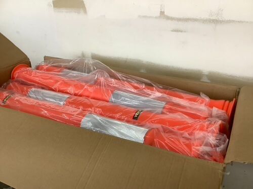 VEVOR 12Pack Traffic Posts with Reflective Band  - Lot 651
