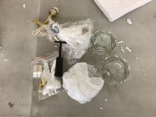 Light Fixture  - Lot 433