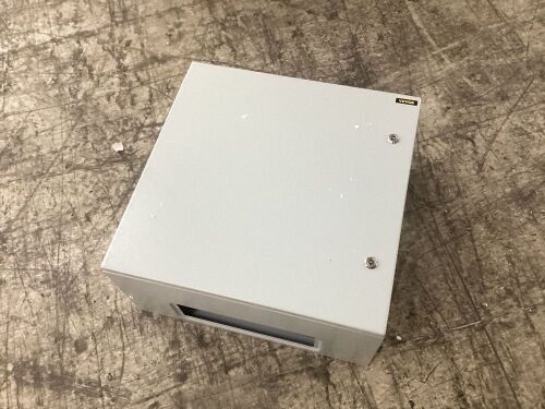 VEVOR 24 x 24 x 12'' NEMA 4X Steel Electrical Box, IP66 Waterproof & Dustproof, Outdoor/Indoor Electrical Junction Box, with Mounting Plate - Lot 317