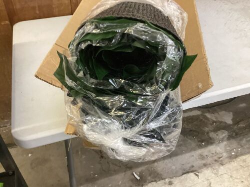 Faux Ivy Privacy Screen  - Lot 510
