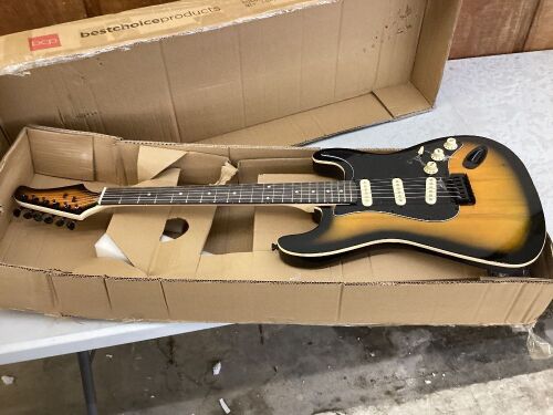 Beginner Electric Guitar Kit w/ Case, 10W Amp, Tremolo Bar - 39in  - Lot 520