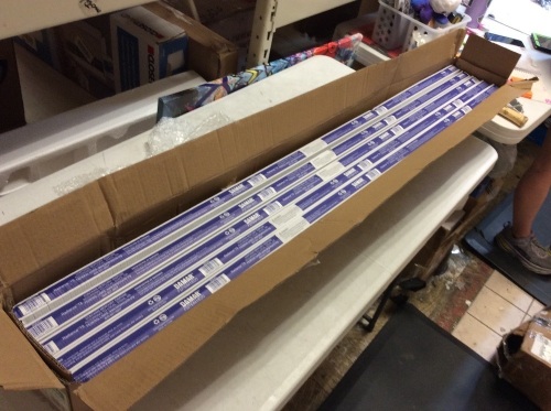 DAMAR F32T8/841/ECO Radiance T8 Linear Flourescent Lights, 20 Pack - Appear New  - Lot 1155