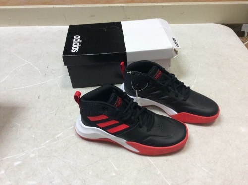Adidas Kids Unisex OwnTheGame Wide Basketball Shoes, Size 3.5  - Lot 770