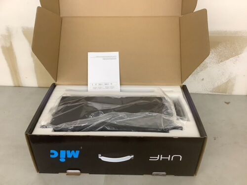 UHF Professional Wireless Microphone  - Lot 296