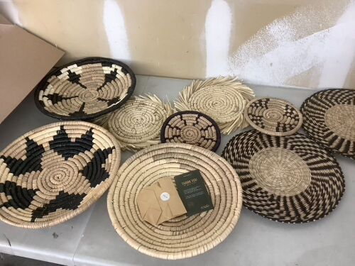 Hanging Woven Wall Basket Decor, Set of 9  - Lot 591