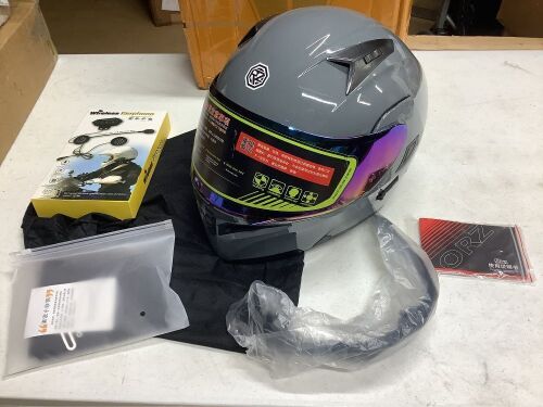 Bluetooth Modular Motorcycle Helmet, Flip Up Full Face Integrated Helmet - Lot 361