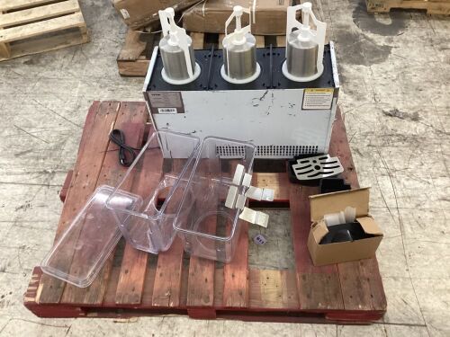 Slushy Machine - Switches Broken, 1 Lid, 2 Containers - For Parts/Repair  - Lot 605
