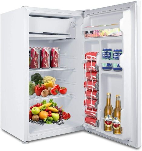 MOOSOO Compact Refrigerator with Freezer, 3.2 Cu.Ft  - Lot 53