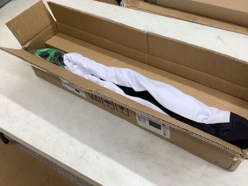 Portable Projector Screen  - Lot 164