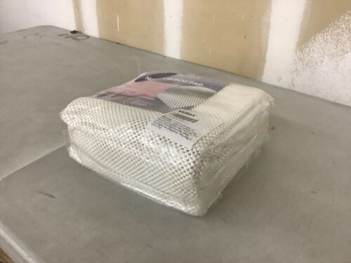 Non-Slip Rug Pad Gripper 5 x 7 Ft - Lot 560