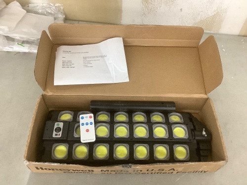 Solar Street Light Motion Sensor Dusk to Dawn  - Lot 677