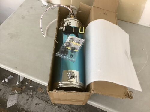 10L Auto Pressure Sprayer  - Lot 737