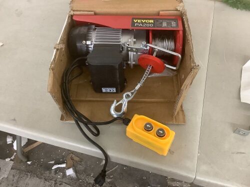 VEVOR Electric Hoist Lift  - Lot 479