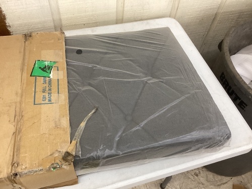 Molblly Upholstered Platform Bed Frame, Full  - Lot 549