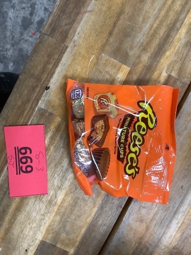 Box Of Reeses Miniture Cups(12Count) - Lot 669