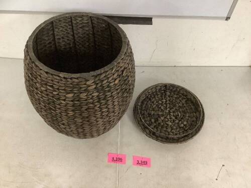 Vintage Hyacinth Storage Tote Basket, Organizer w/ Lid - Lot 3349