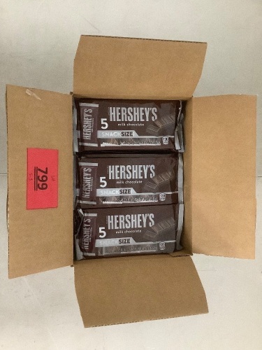  Box Of 24 5CT Packages Of Snack Size Herseys - Lot 799