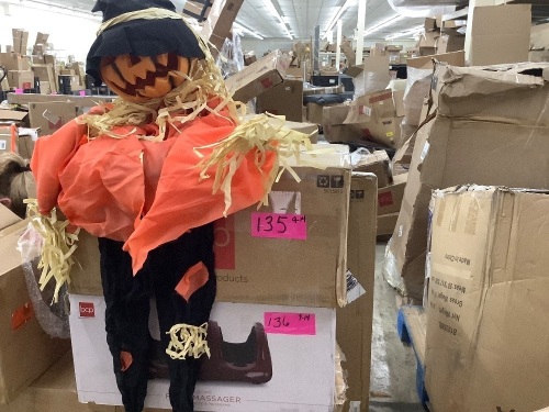 Husker The Corn Keeper Animatronic Scarecrow Halloween Decor w/ LED Eyes  - Lot 138