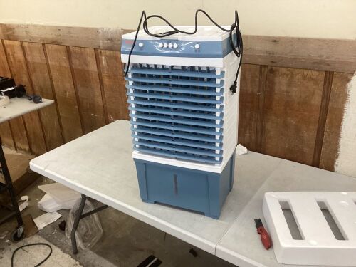 VEVOR 1400 CFM 84° Oscillating Swamp Cooler for 550 Sq.ft, 5 Gal, 3 Speeds Adjustable Control - Lot 668