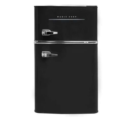 Magic Chef Retro 3.2 Cu. Ft. 2 door Mini Fridge in Black - Small Dents - Lot 82