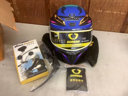 Soman Full Face Motorcycle Helmet with Wireless Headset, L - Lot 447