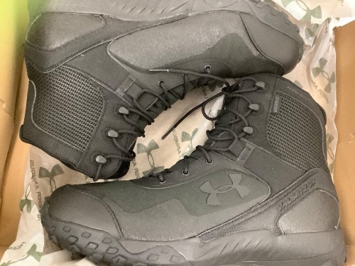 Mens Under Armour Shoes, Size 11, Appears New - Lot 104