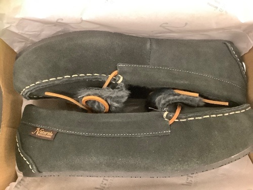 Natural Reflections Fur Lined Moccasins, Size 10M, Appears New - Lot 137