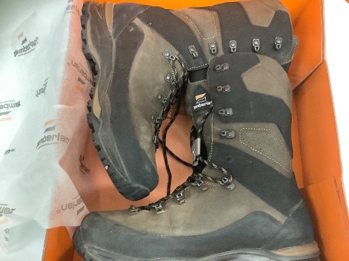 Mens Zamberlan Boots, Size 9.5, E-Comm Return - Lot 141
