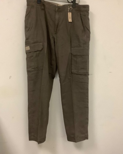 Red Head Mens Cargo Pants, 38/30, Appears New - Lot 182