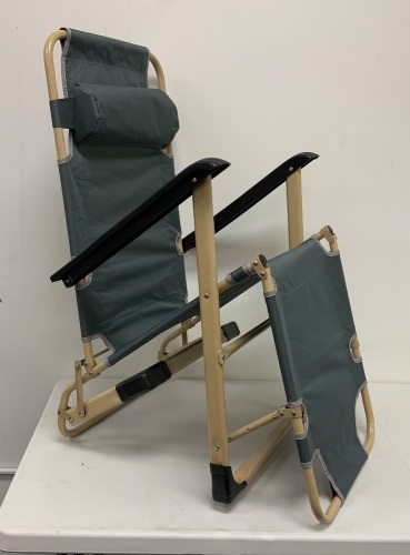 Beach Lounge Folding Chair, E-Commerce Return, Sold as is - Lot 491