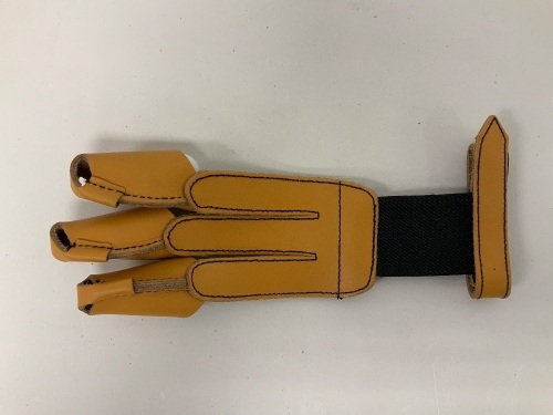 Traditional Single Seam Glove, M, E-Comm Return - Lot 489