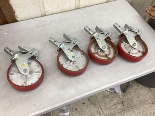8" x 2" Locking Swivel Casters 1-3/8" Stem, 4 pc - Lot 157