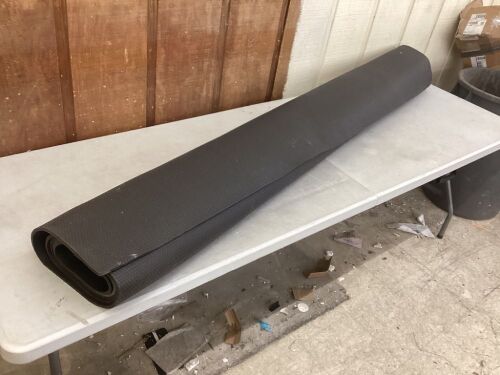 Large Gym Mat & Workout Gloves  - Lot 533