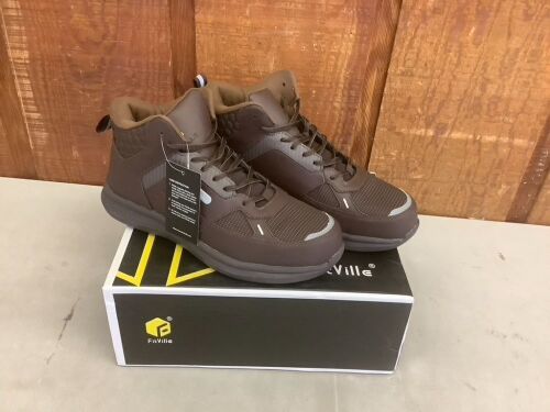 Fitville High Top Composite Toe Work Shoes, 10EW - Lot 579