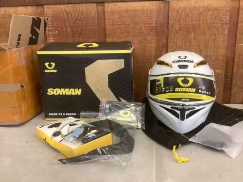 Soman Pearl White Full Face Motorcycle Helmet with Wireless Headset, M - Lot 554