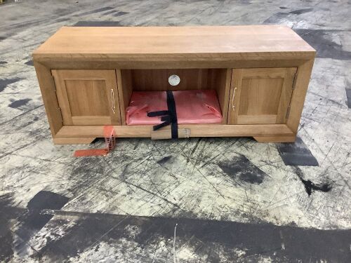 Bevel Natural Solid Oak Large TV Cabinet - Lot 58