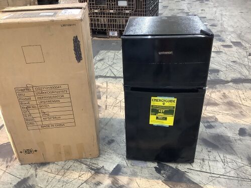 Upstreman 3.2 Cu.Ft Mini Fridge with Freezer, Adjustable Thermostat - Dented - Lot 48