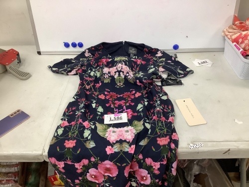 Adrianna Papell Size 8 Dress - Lot 1586
