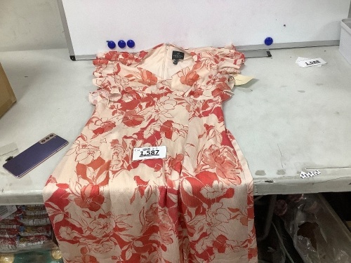 Adrianna Papell Size 8 Dress - Lot 1587