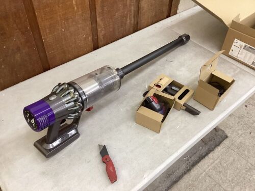Dyson V10 Animal Cordless Stick Vacuum Cleaner - Lot 77