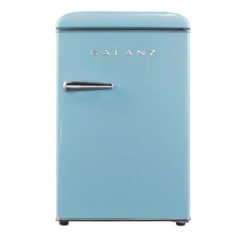 Galanz 2.5 cu. ft. Retro Mini Fridge in Bebop Blue with Chiller - Lot 89
