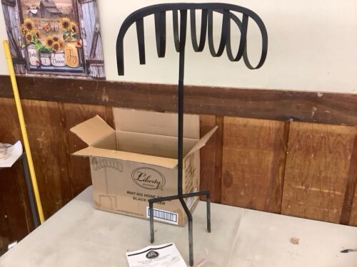 LIBERTY GARDEN Steel Manger Decorative Hose Holder Stand, Black - Lot 329