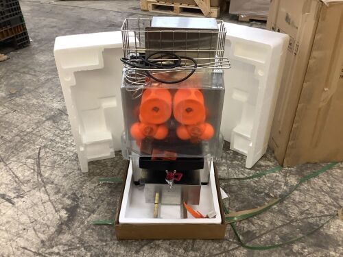 VEVOR 120-Watt Commercial Juicer Machine Stainless Steel Orange Squeezer with Pull Out Filter Box and Water Tap for Drink Shop - Lot 411