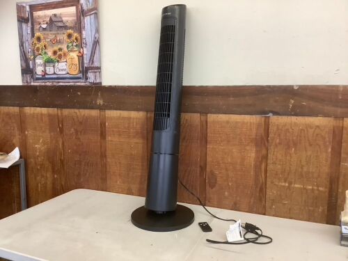 Hampton Bay 40 in. 3 Speed Remote Control Oscillating Tower Fan in Black - Lot 236